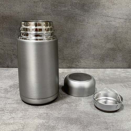 Mini and Compact Insulated Cup for Men, Simple Sand-Smooth Texture, Tea Separating Tea Water Cup, Portable