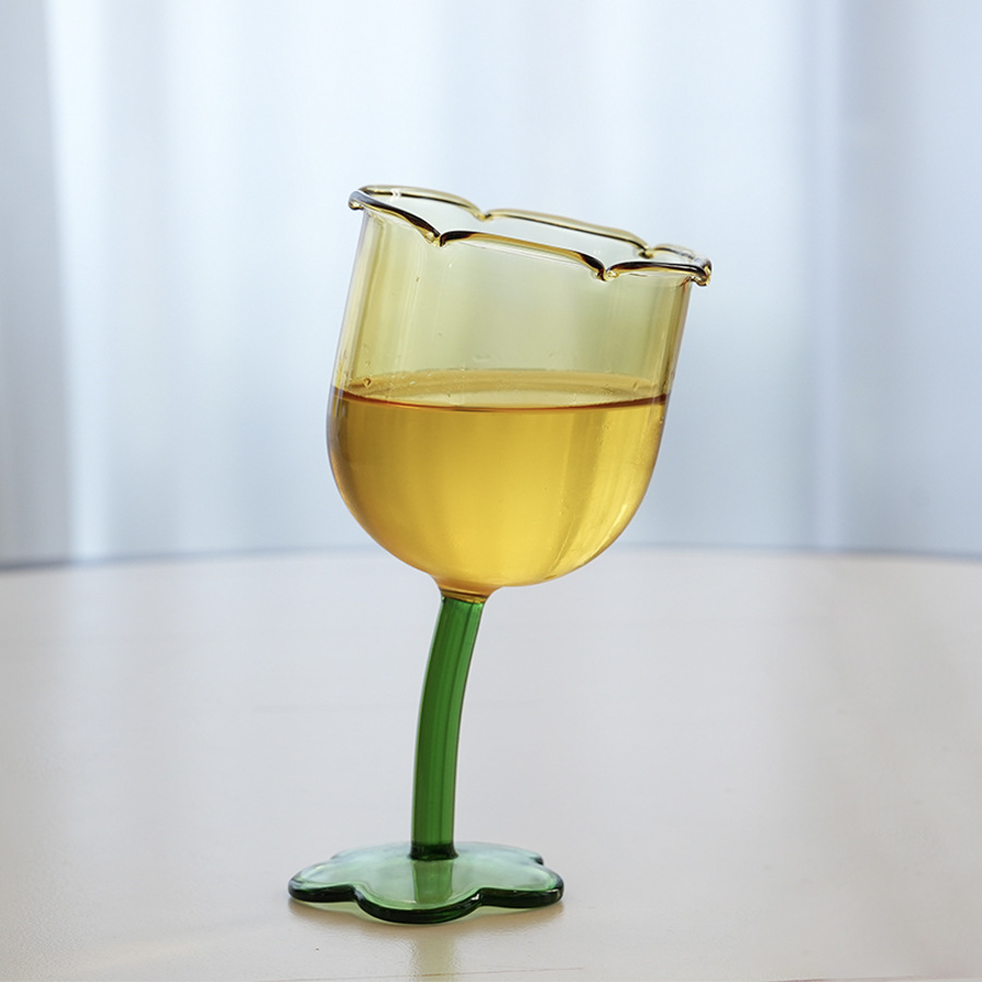 Ins encantadora taza de flores inclinada taza de vidrio creativa taza de champagne francesa retrógrada taza de vidrio personalizada