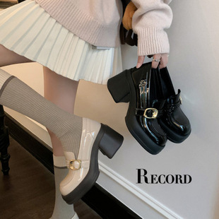 ��ƤӢ���L����ЬŮ�߸��������һ�_��С���Ӻ�ɫ�A�^��ЬСƤЬ