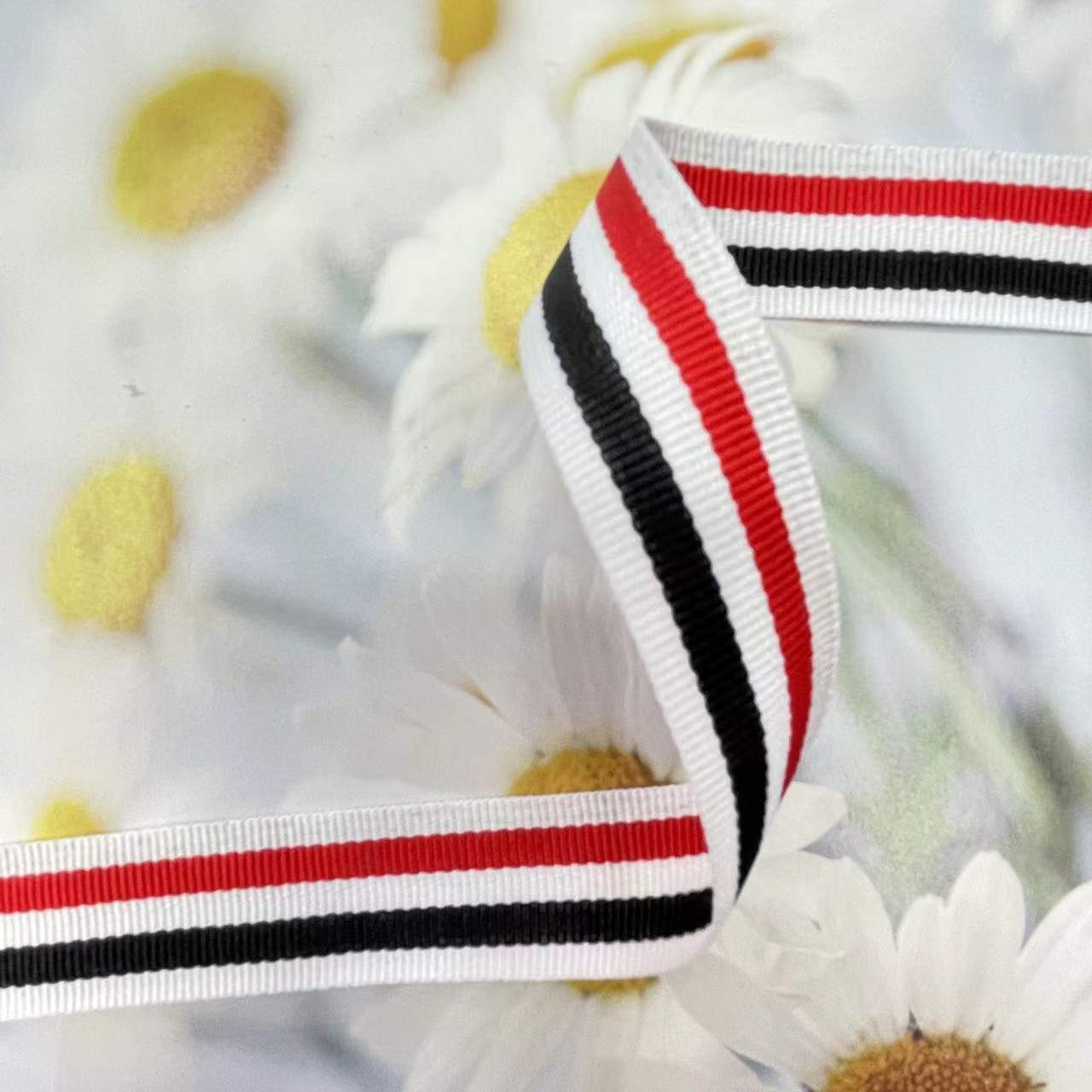 Cinta de poliéster-algodón a rayas de tres colores multi-especificación cinta a juego de color ropa hogar textil cinta fábrica en stock al por mayor