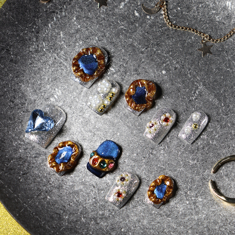 Hot-Selling Pure Handmade Wearable Nails in European and American Silver-Blue Dreamy Starry Old Money Style, Short Nail Pieces with a High-End Feel