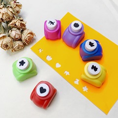 子供の益智のおもちゃの小さいサイズのエンボス器のdiyのアイデアのアルバムの手作りの部品のエンボス機の花の器の卸売り