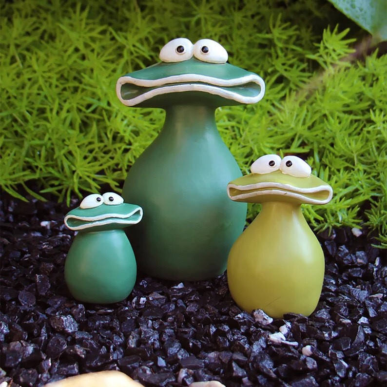Cross-Border Popular Creative Resin Crafts Outdoor Courtyard Decoration Cute Spoof Big-Mouthed Frog Home Desktop Ornaments