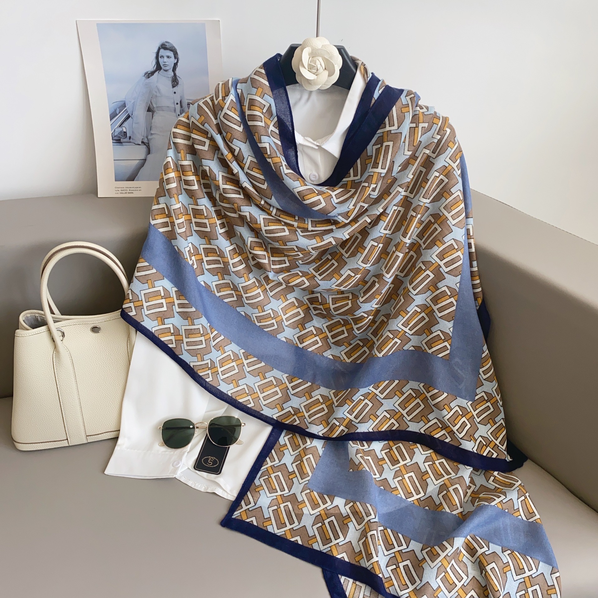 Otoño y invierno nuevo bufandas de algodón y lino coreano retro de alto nivel largo con una bufandas de seda de hombro de moda versátil cuello delgado