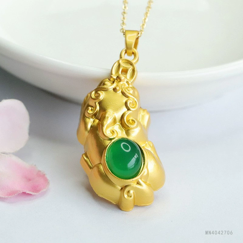 Военный зеленый агат Pixiu кулон халцедон кристалл ожерелье ретро национальный тренд ювелирная фабрика оптовая продажа MN 4042706