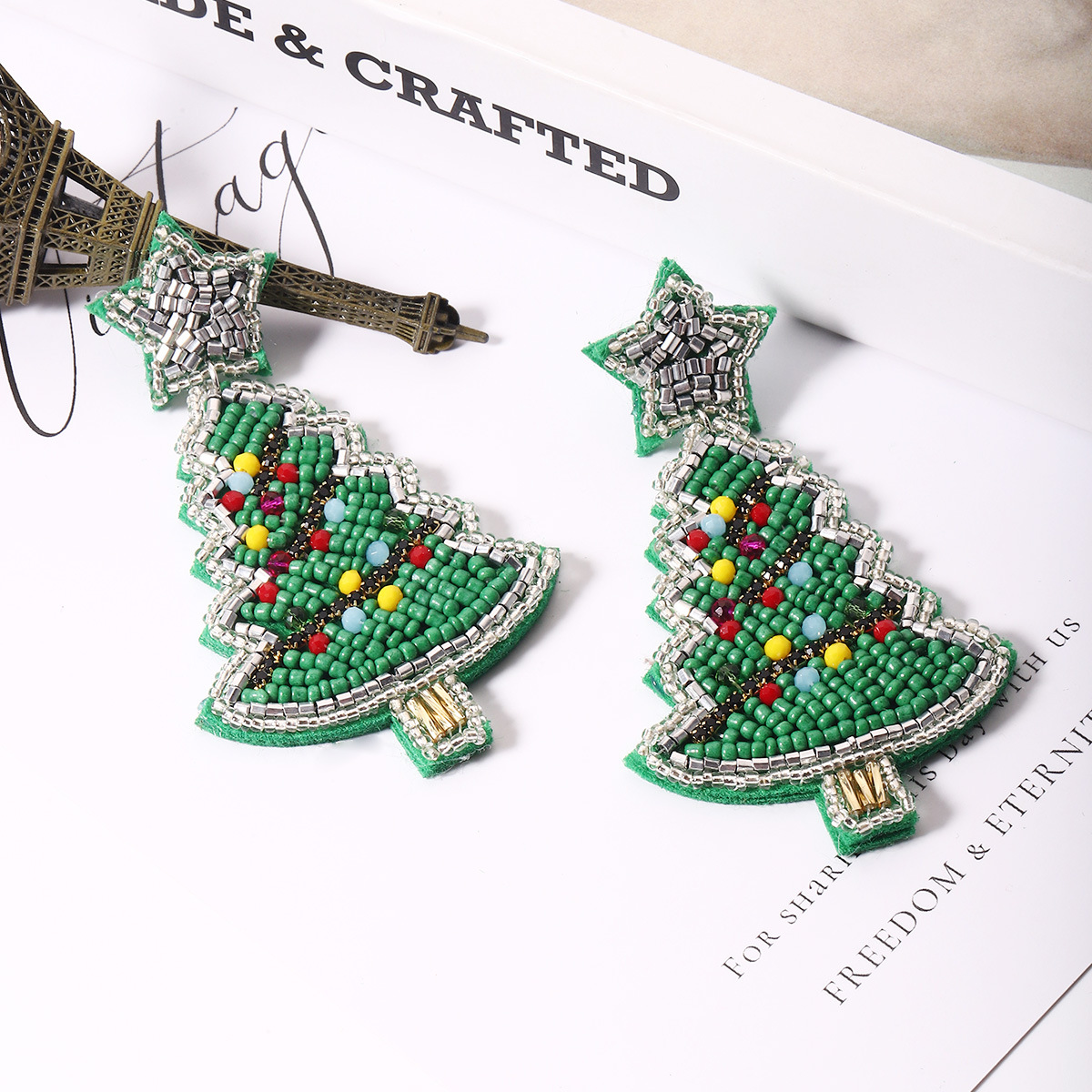 Plastic Material Christmas Festival 1 Pair Christmas Fashion Christmas Tree Braid Plastic Beads Drop Earrings
