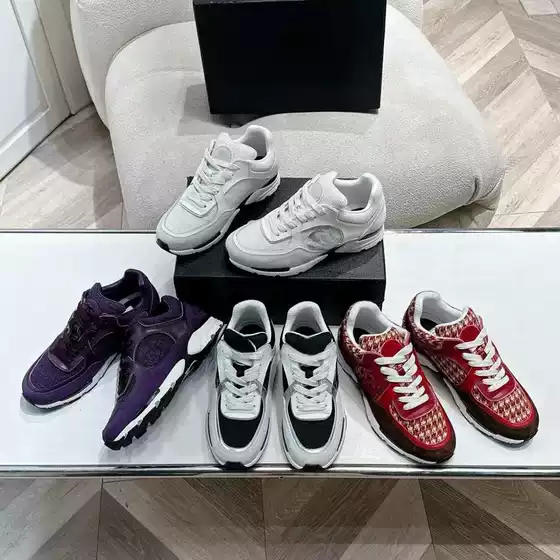 2025 New 4 Colors Trendy Chanel-Style 23C Classic Runner Sneakers