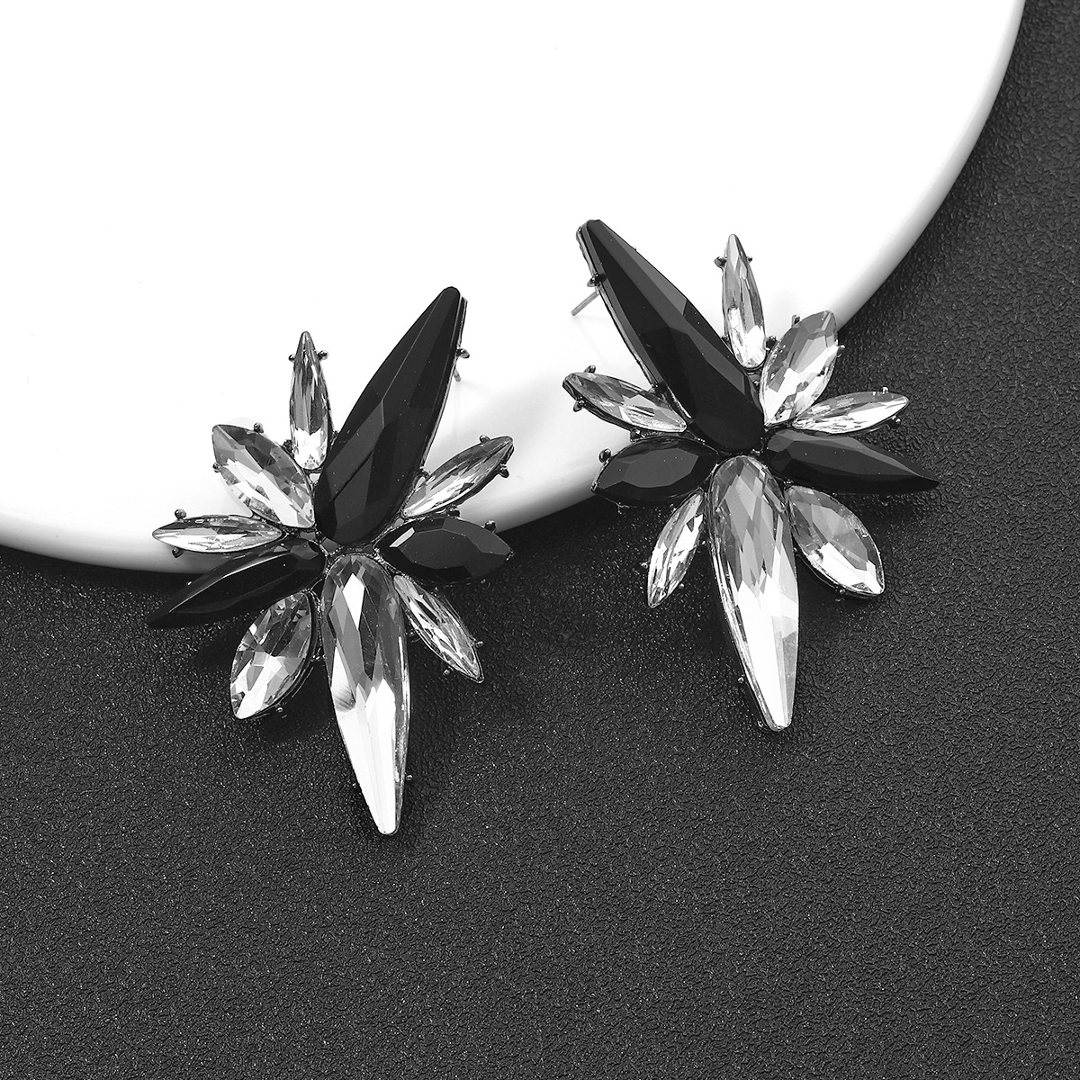 Exaggerated Geometric Rhinestone Womenu0027S Earrings 1 Pair