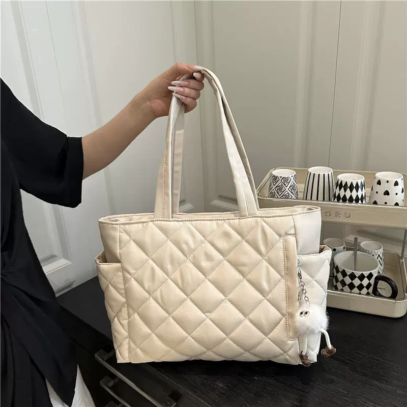 秋季休闲大容量托特包女棉服包新潮时尚菱格帆布包日常通勤单肩包