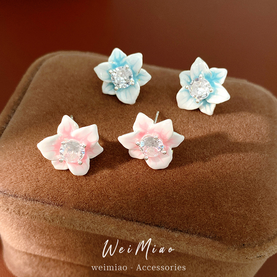 Agujas de plata goteando aceite de piedra de flores de piedra de acoplamiento de vacaciones estilo pastoral aretes dulces aretes ligeros de lujo de alta calidad aretes