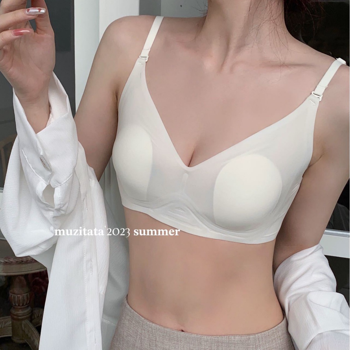 Ropa interior ultrafina de verano para mujer Piel de hielo Orejas de conejo pecho grande pequeña tira de jalea soporte suave sujetador transpirable desnudo sin costuras