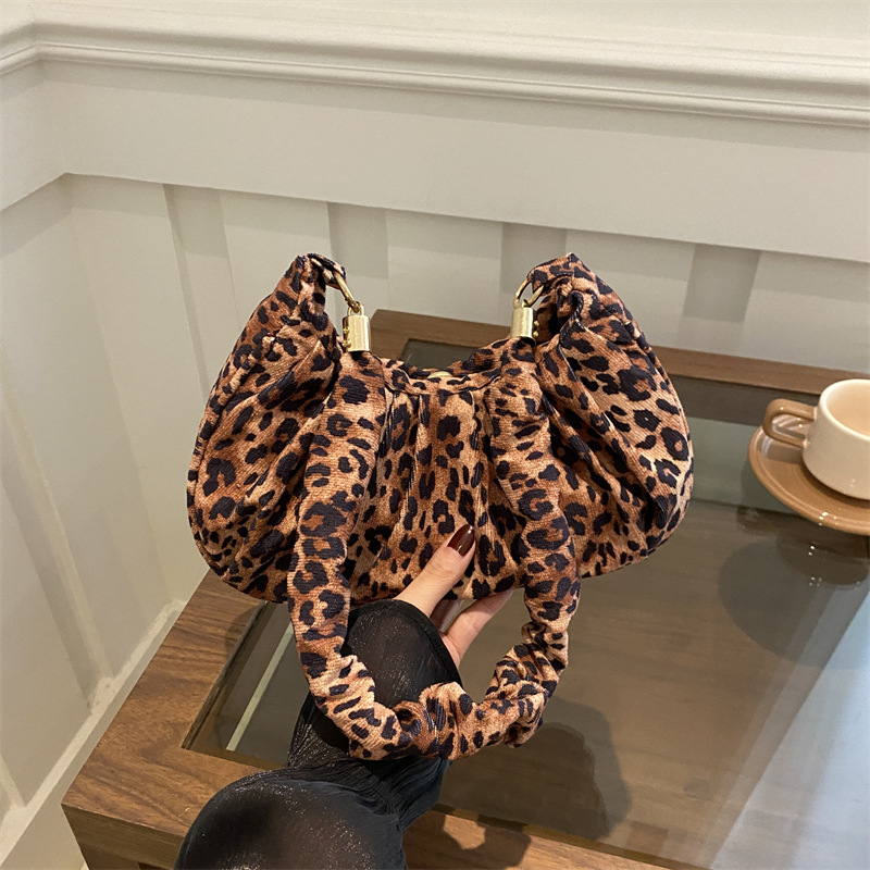 Otoño y invierno ocio de gran capacidad de la personalidad de 2024 nueva moda leopardo plegado simple brazo bolso de mujer suave