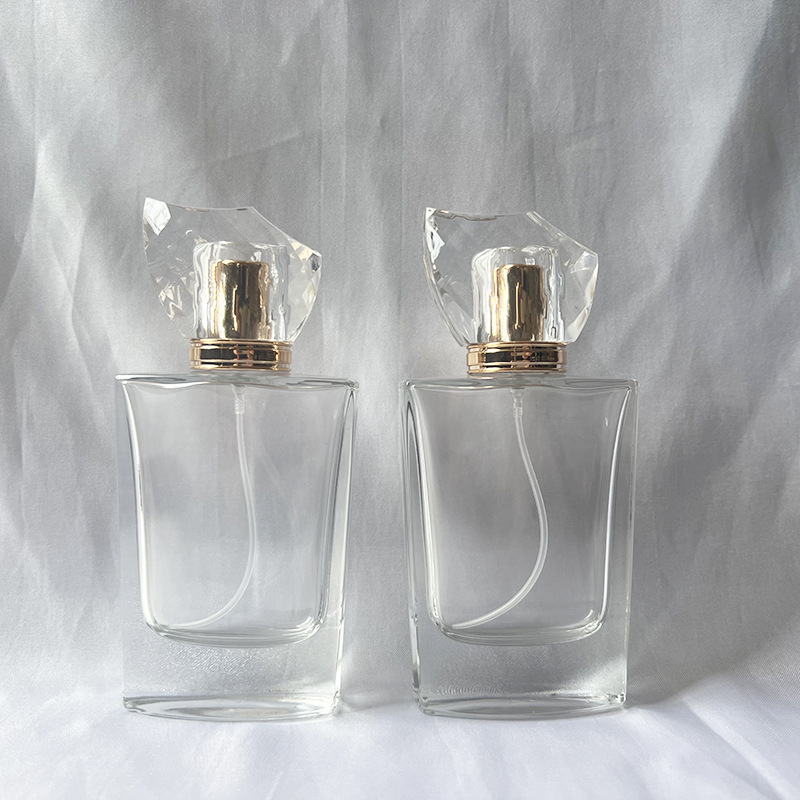 现货供应B107-50ml 轻奢风香水喷雾瓶化妆品分装瓶便携式玻璃空瓶