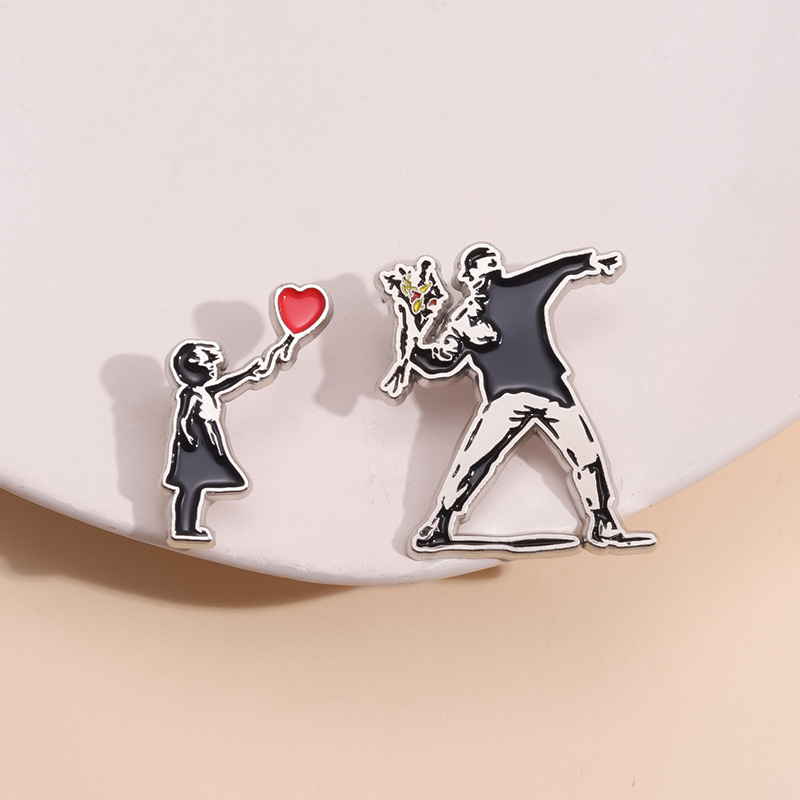 Retro Pin Human Heart Shape Alloy Stoving Varnish Unisex Brooches display picture 5