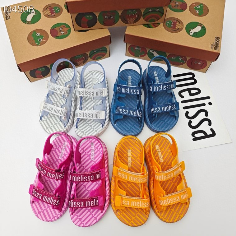 Summer lightweight non-slip children's beach sandals for boys with…