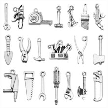 20款迷你古银锌合金工具系列锤子扳手卷尺工具箱吊坠DIY饰品配件