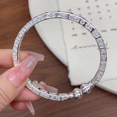 新しいシルバーメッキスクエアストリップ女性用ブレスレット、ソリッドオープンシルバーメッキブレスレット、中国風、新しい中国風、若いギフト