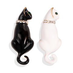 Korean Style Minimalist Elegant Diamond Brooch for Men and Women, Animal Suit Retro Boutonniere in Black and White, Cat Clothing Accessory