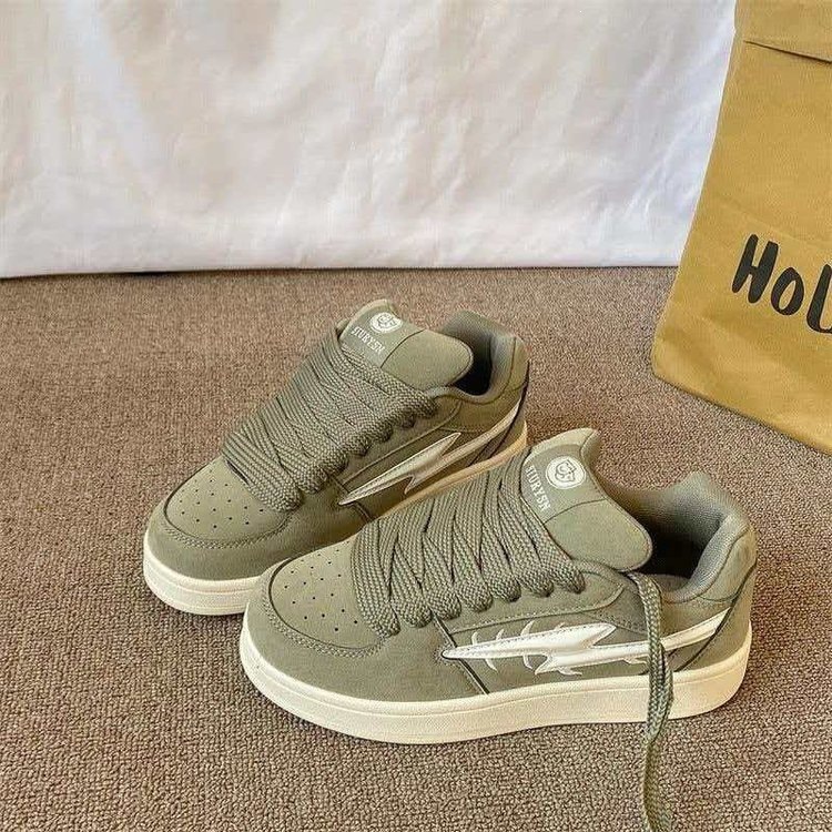2026 primavera nuevo estilo coreano diseño de nicho universal de alto valor de cara zapatillas deportivas relámpago para hombres y mujeres zapatos de panadería