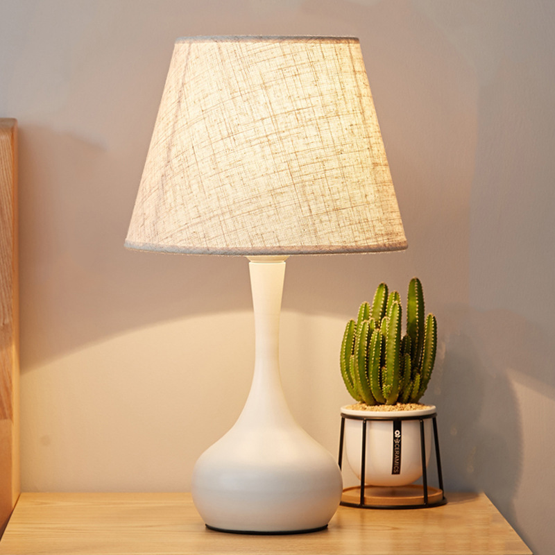 Wholesale Cross-Border American Table Lamp Bedroom Night Light Nordic Simple Modern Living Room Warm Creative Bedside Table Lamp