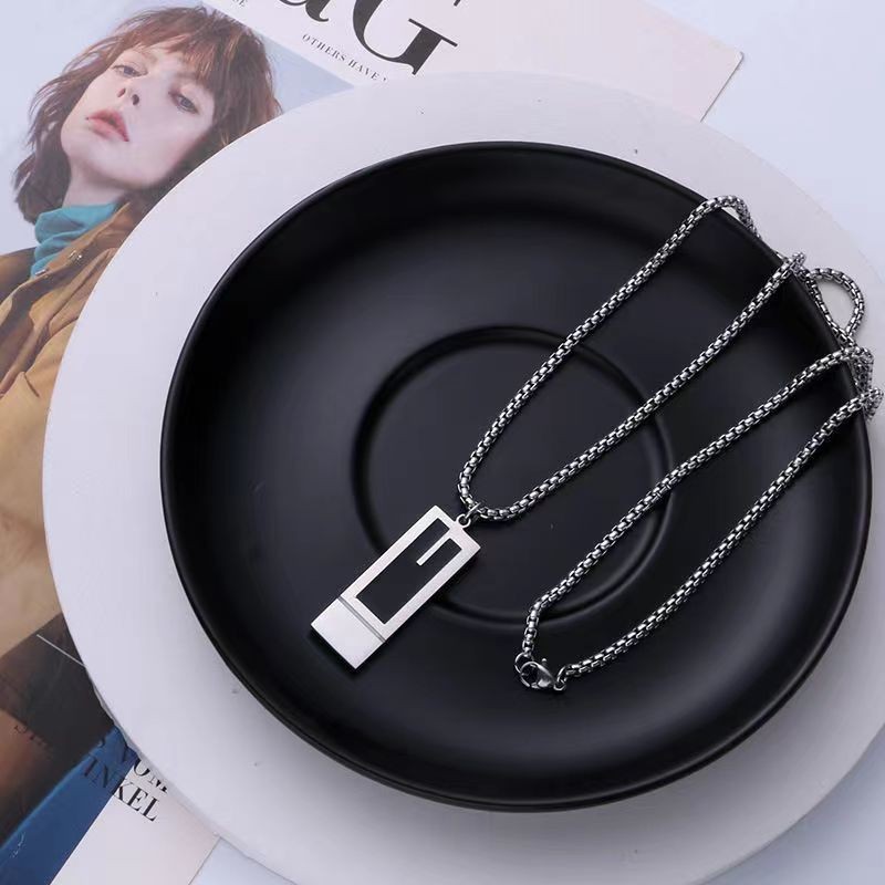 Collier rectangulaire noir en acier titane tendance pour hommes et femmes, pendentif simple hip-hop à la mode et personnalisé_voghion.com