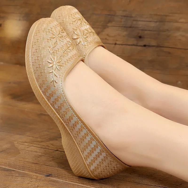 2021 New Style Women's Summer Fashion Sandals with Medium Chunky Heels, Jelly Crystal Hollow Design, Versatile Women's Sandals, Clogs 2021 New Style Women's Summer Fashion Sandals with Medium Chunky Heels, Jelly Crystal Hollow Design, Versatile Women's Sandals, Clogs