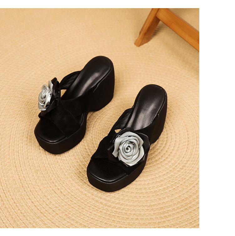 Dép sandal nữ quai chữ V đế xuồng cao gót 9 cm — màu đen, bạc chi tiết 21