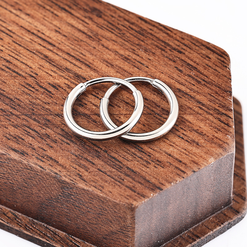Pointed titanium steel lip stud product view