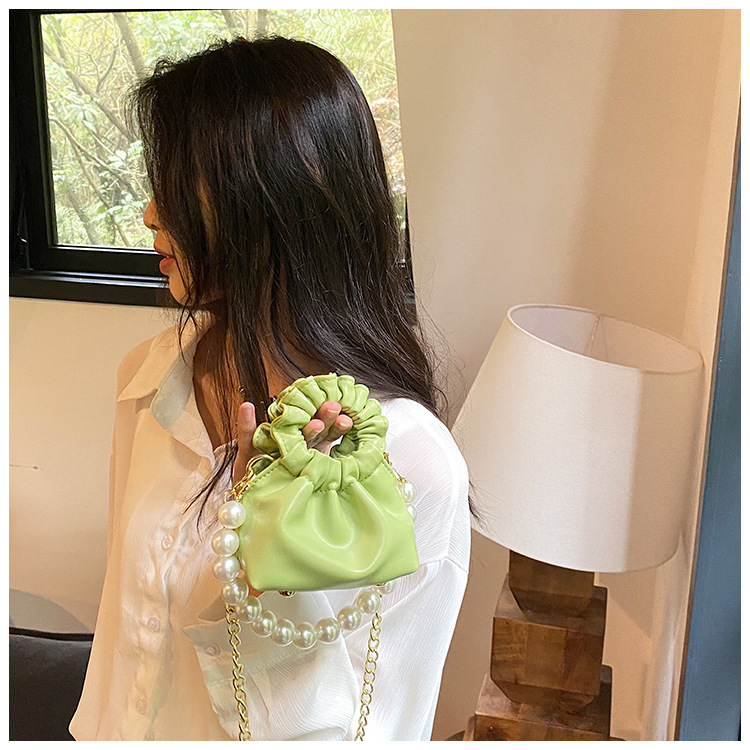 255g Weight Beading, Pearls Fashion Element Clasp Frame Closure Type Top Handle, Chain Strap Type Crossbody Bag Bags Type Casual, Daily, Shopping Occasion Pu Leather Material Solid Color Pattern All Seasons Season Kid'S Gender Cute Style Bucket Shape Kid'S Pu Leather Solid Color Cute Beading Pearls Bucket Clasp Frame Crossbody Bag 81