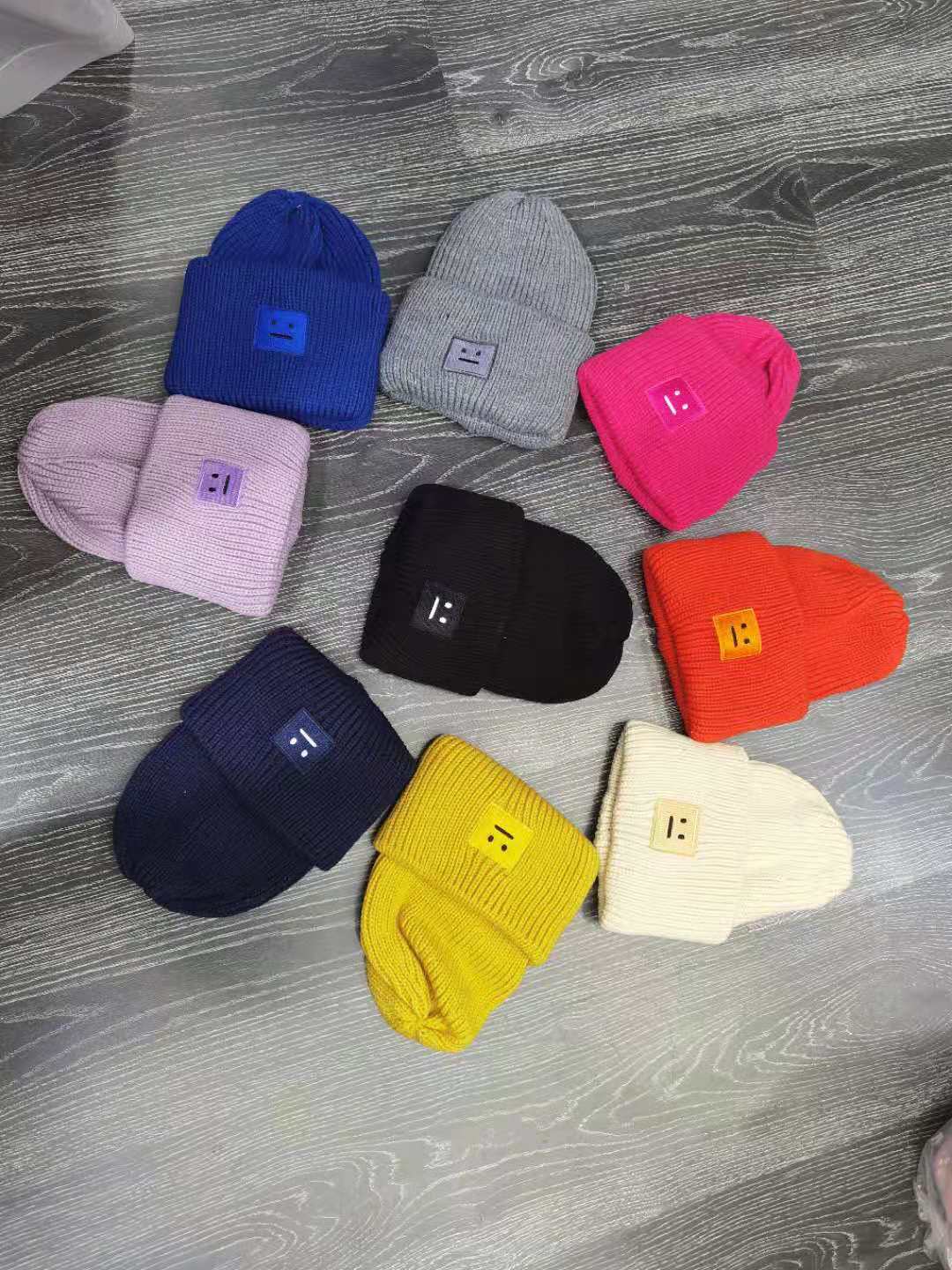 Unisex Simple Style Solid Color Crimping Wool Cap display picture 1