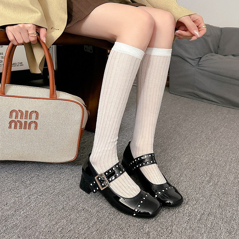 2025 primavera nuevo estilo francés Mary Jane zapatos de punta cuadrada diseño de hebilla de un solo tacón grueso zapatos de boca baja charol femenino