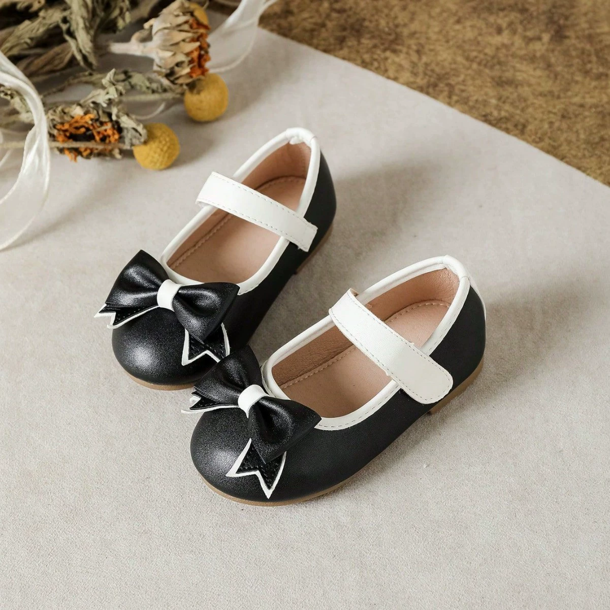 Кросс-бордерная внешняя торговля: британский стиль, нишевые высококачественные туфли-принцессы для девочек с бантами, мягкая подошва, нескользящие балетки.