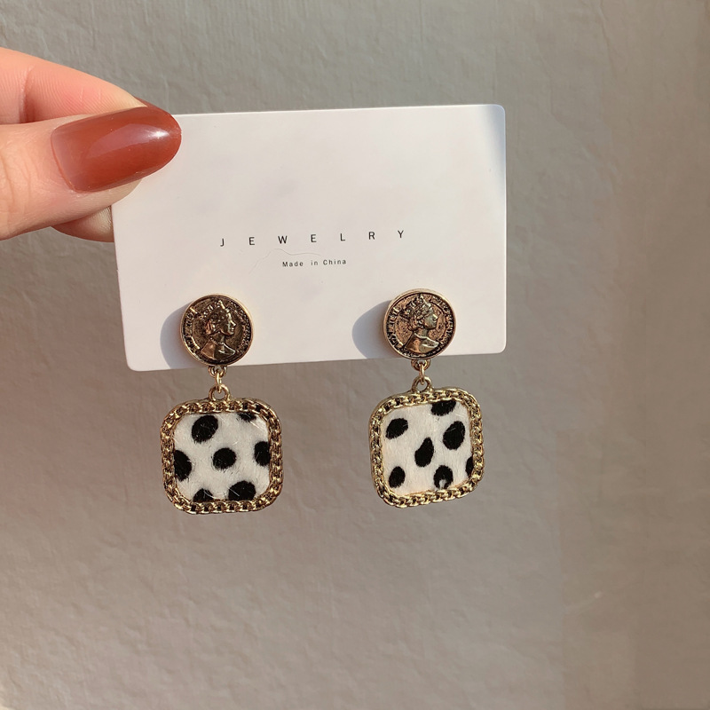 Retro New Leopard Print Simple Figure Square Geometric Earrings display picture 4