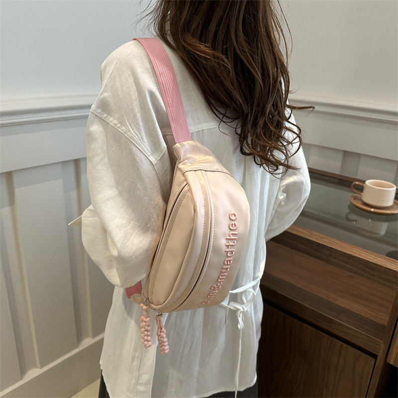 Popular nicho bolso de plata para mujeres 2024 nuevo verano bolso de pecho de mochila de moda bolso de cintura móvil