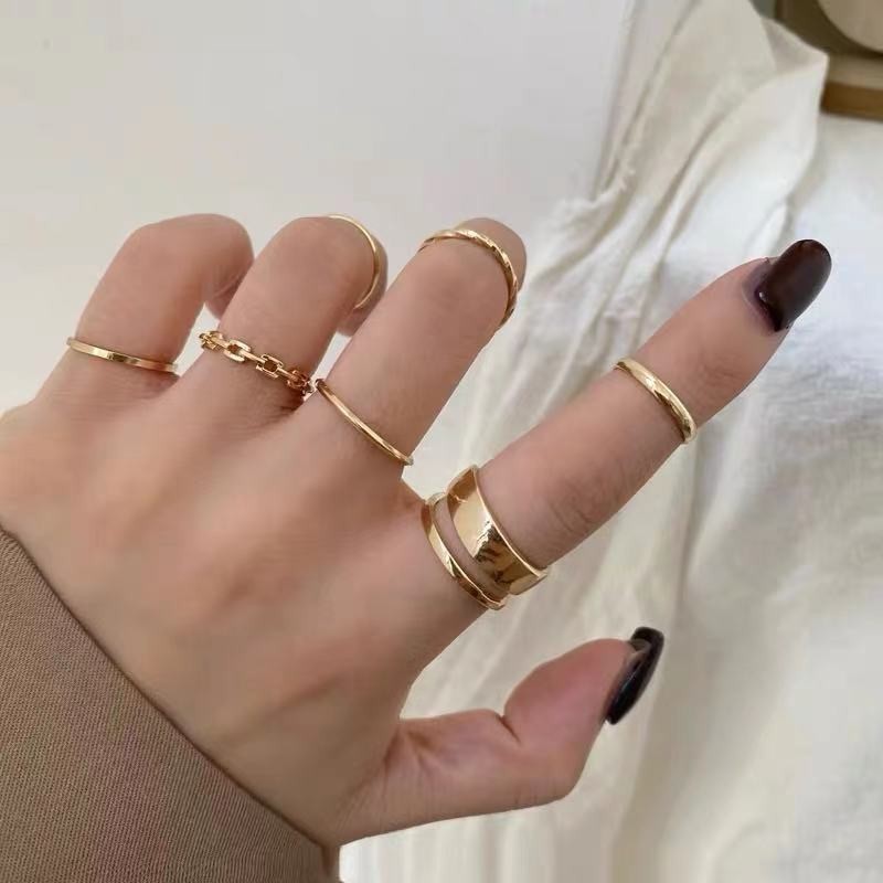 Moda anillo de siete piezas hembra ins estilo frío nicho anillo conjunto traje simple hip hop retro anillo liso
