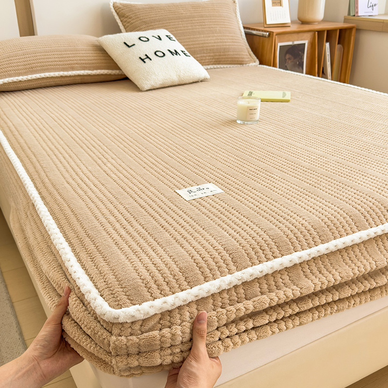 Otoño e invierno engrosado cama de terciopelo de leche una sola pieza 2025 nuevo colchón Simmons cubierta de protección sábanas de terciopelo de coral