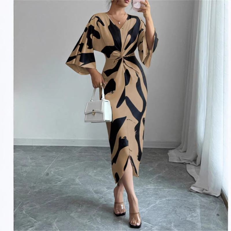 European and American Cross-Border Amazon 2025 New Printed V-Neck Waist-Cinching Bell-Sleeve Fashion Women's Mid-Length Dress European and American Cross-Border Amazon 2025 New Printed V-Neck Waist-Cinching Bell-Sleeve Fashion Women's Mid-Length Dress