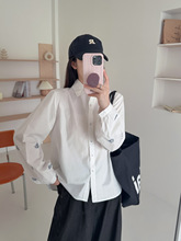 9586 文艺腰果形花朵刺绣长袖白衬衣 女2025秋装新款休闲显瘦上衣