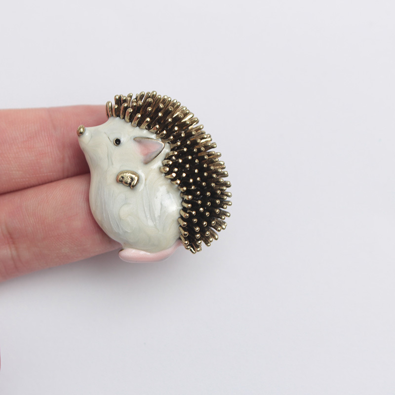 Creative Enamel Hedgehog Brooch Fashion Clothing Accessory Brooch Decoration Fixed Anti-Exposure Accessory Fashion in Stock