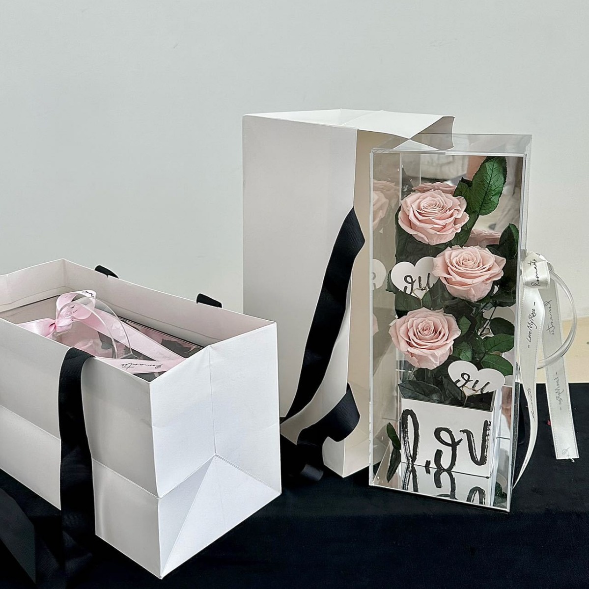 Día de San Valentín flores eternas rosas acrílicas cajas de regalo acabados adornos para la novia esposa regalos de flores reales