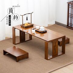 畳の日本式の茶卓の組み合わせは窓の小さいお茶の何木のオンドルのテーブルの数の家庭用ベランダの低いテーブルの客間を漂っています。