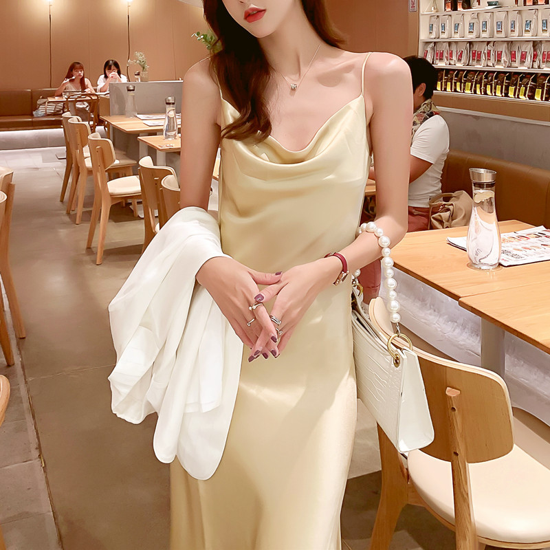 真丝多巴胺吊带连衣裙女夏内搭中长款缎面醋酸设计感修身长裙|undefined