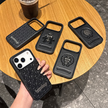 潮牌皮质17Promax手机壳16适用苹果iPhone15克罗心立体十字架防摔