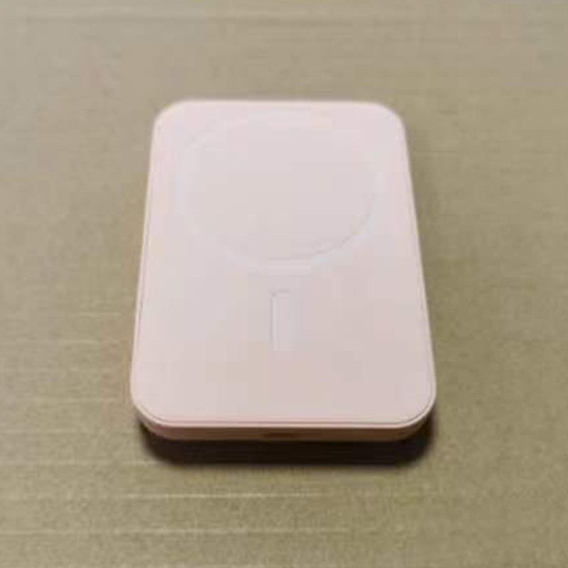 Mini tesoro de carga nueva fuente de alimentación portátil al aire libre de gran capacidad para teléfonos móviles generales 10000 pequeño tesoro de carga