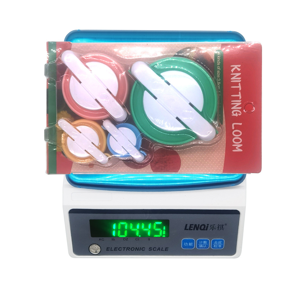 Herramientas de tejido de agujas de suéter transfronterizas PP de plástico, máquina de fabricación de bolas de lana redondas, un conjunto de 4 máquinas de fabricación de bolas de lana