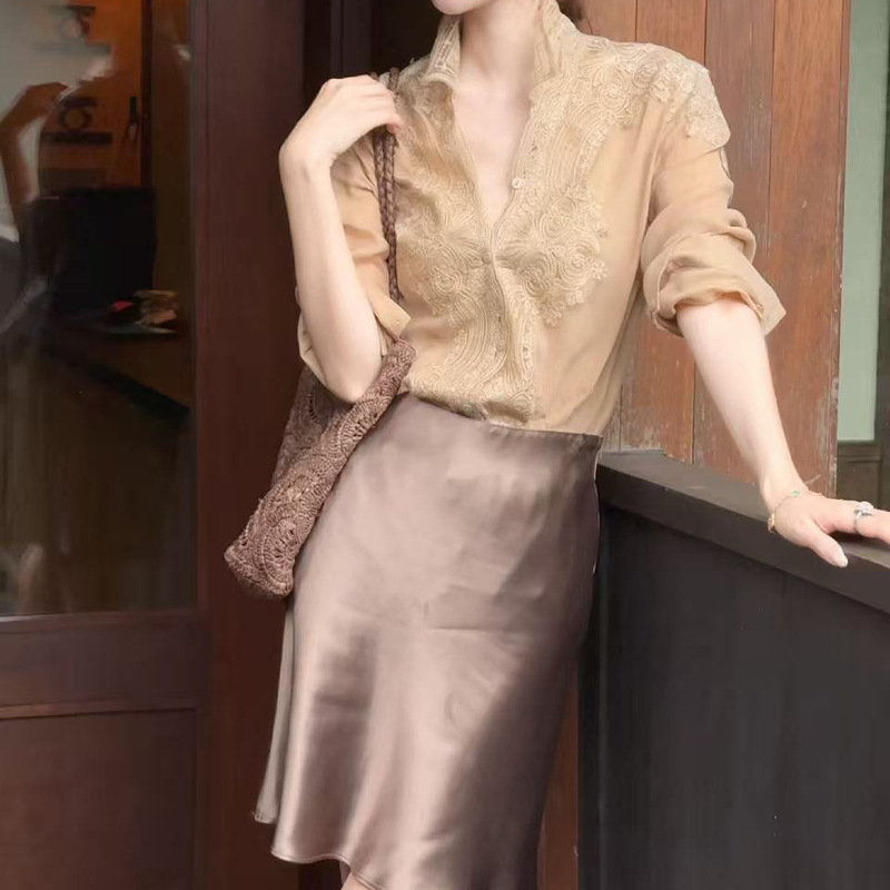 2026 Autumn New French Style Light Luxury Comfortable Breathable Delicate Hollow Gentle Age-Reducing Vacation Lace Shirt 2026 Autumn New French Style Light Luxury Comfortable Breathable Delicate Hollow Gentle Age-Reducing Vacation Lace Shirt