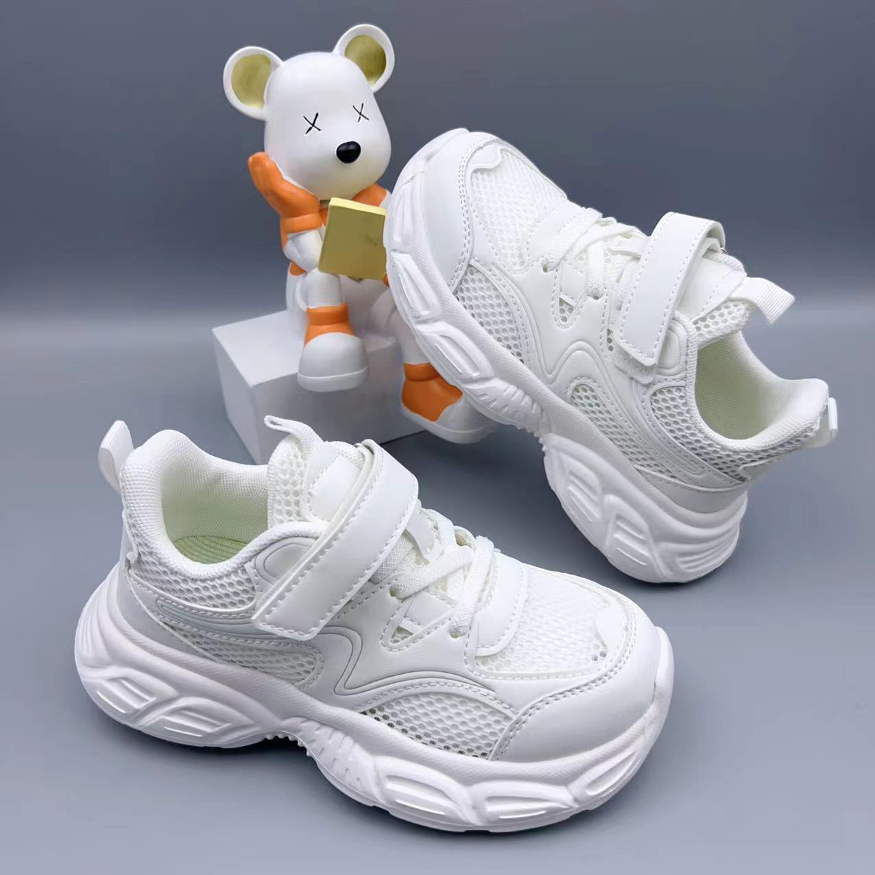 2025 New Summer White Shoes for Boys and Girls, Mesh Light-Soled Sports Dad Shoes, Fashionable Pure White Medium and Large Children's Sports Shoes