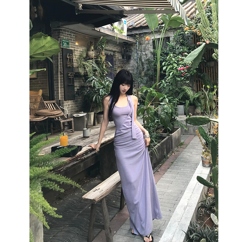 Women's Summer Waist-Cinching Halterneck Suspender Dress with Exposed Back, Hot Girl's Purple Hip-Covering Suspender Dress