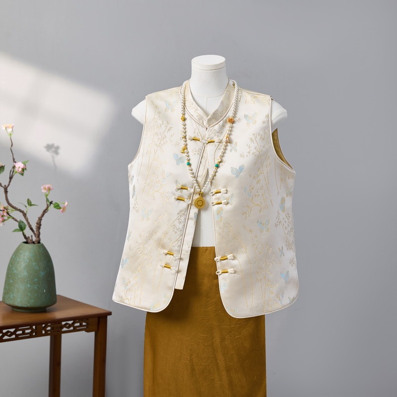 Embroidered New Chinese-Style High-End Double-Sided Vest for Women, Fashionable Round-Neck, Elegant and Age-Reducing Sleeveless Top Embroidered New Chinese-Style High-End Double-Sided Vest for Women, Fashionable Round-Neck, Elegant and Age-Reducing Sleeveless Top