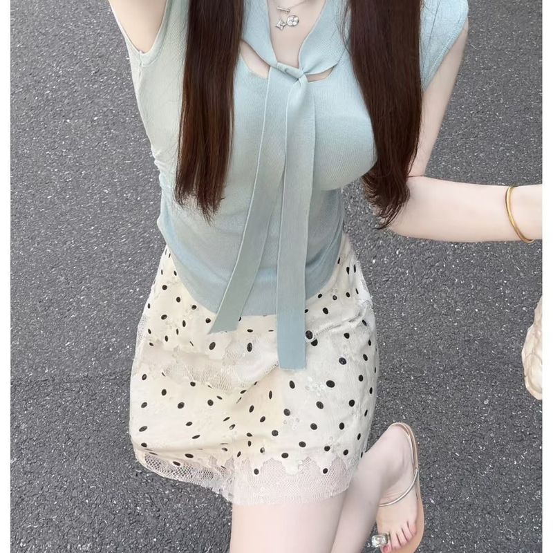 フレンチVネックレースアップアイスシルクニット半袖Tシャツ、夏の女性用、ユニークで超見栄えの良い、小柄なスリムフィットノースリーブトップ|undefined